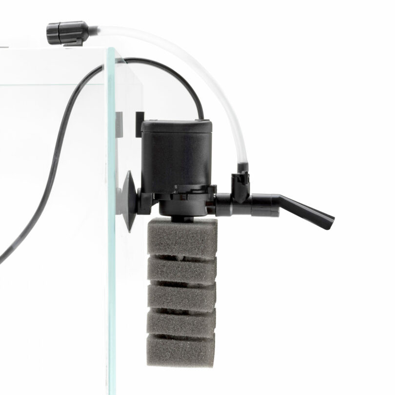 Ce filtre interne pour aquarium est économique en consommation d'électricité