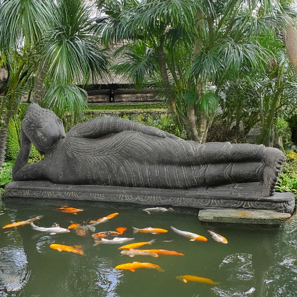 Statue représentant un bouddha couché, idéale pour une décoration d'intérieur, ajouter un belle décoration dans un jardin ou pour agrémenter un bassin de jardin ou un espace zen.