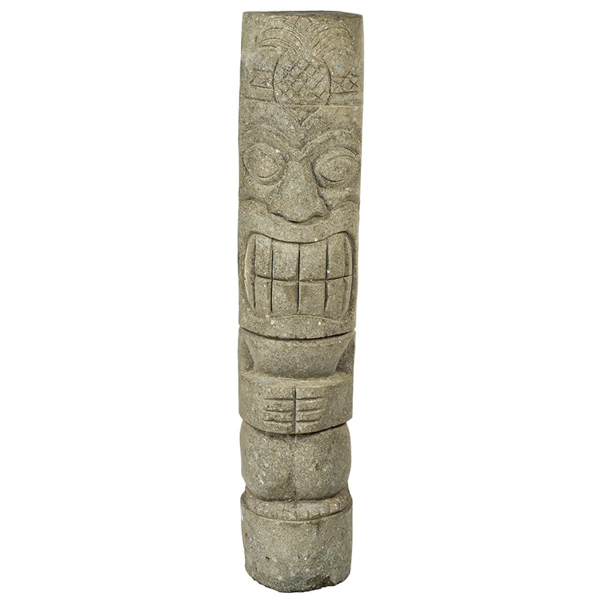 Sculpture d'un Tiki Banjar de 150cm de hauteur sculptée dans un bloc de pierre. Idéale en décoration de jardin