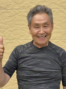 Shinsaku Sakazume — Sakazume Koi Farm, éleveur Nishikigoi Ojiya Niigata Japon